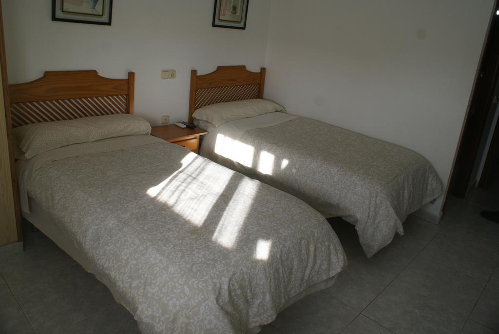 Hostal Velasco Valdelacalzada Extérieur photo